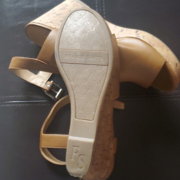 Shoes - Picture 5 of 5